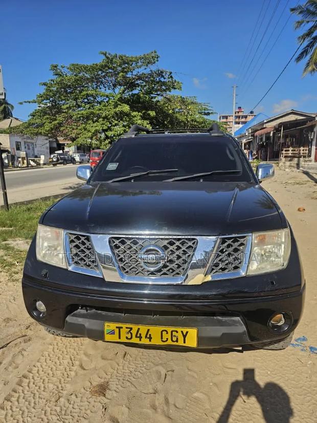 Nissan Navara 2.5 dCi 4x4 2007 Black