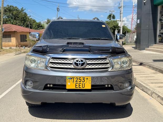 Toyota Fortuner 2006 Silver