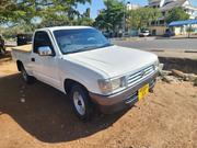 Toyota Hilux 2001 White for sale