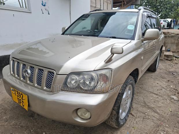 Toyota Kluger 2005 Gold
