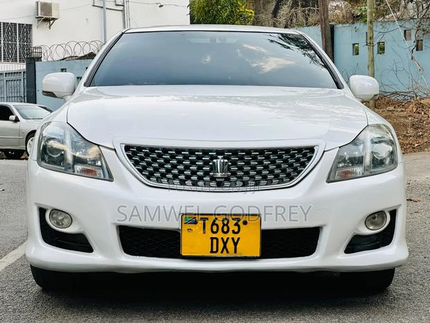 Toyota Crown 2008 White