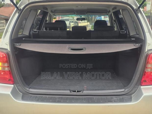 Toyota Kluger 2002 Silver