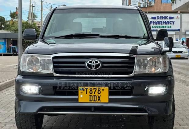 Toyota Land Cruiser 2005 Black