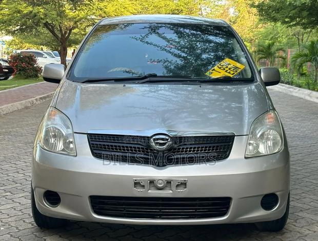 Toyota Corolla Spacio 2002 Gold