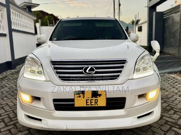 Toyota Land Cruiser Prado 2004 White