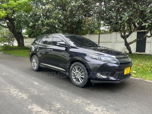 Toyota Harrier 2.0 2015 Black