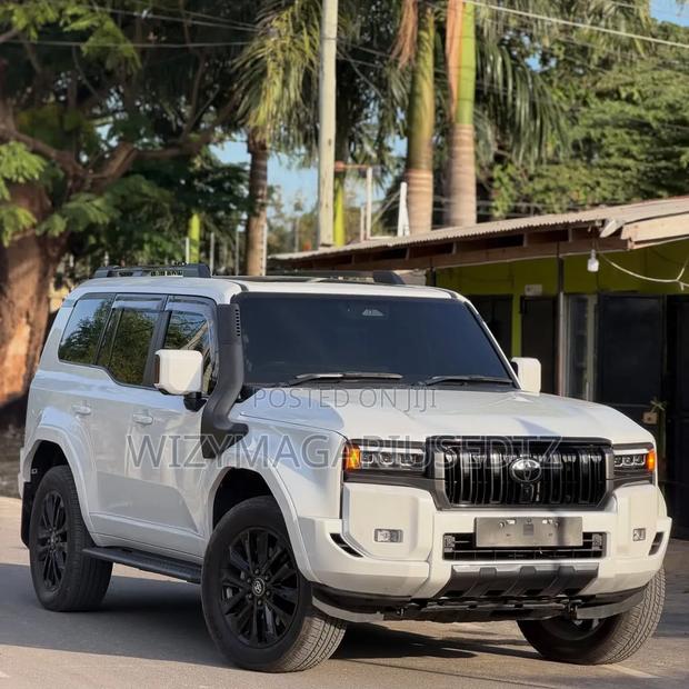 New Toyota Land Cruiser Prado 2025 Ivory