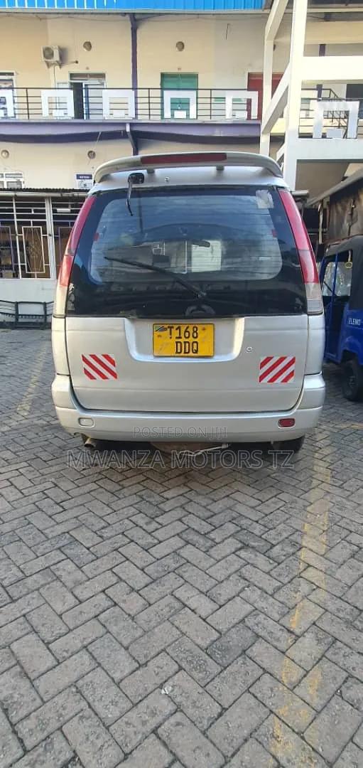 Toyota Noah 2001 Silver