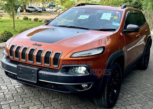 Jeep Cherokee 2016 Orange