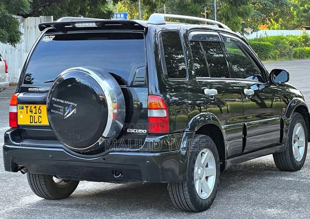 Suzuki Escudo 2004 Black