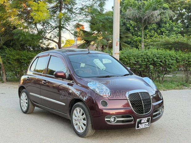 Nissan March 2006 Maroon