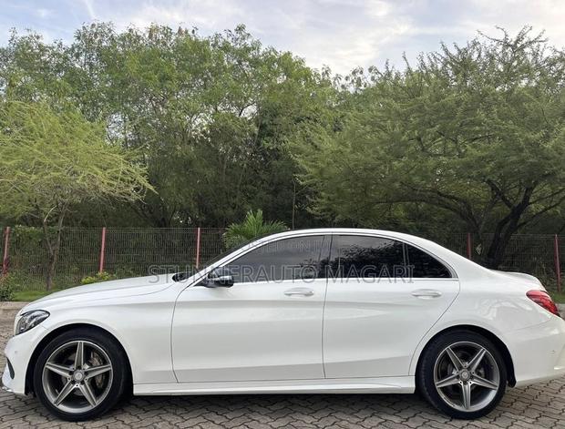 Mercedes-Benz C200 2014 Pearl