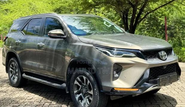 Toyota Fortuner 2023 Beige