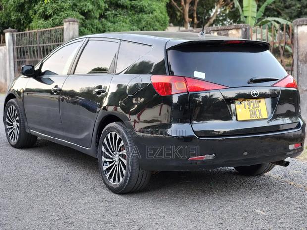 Toyota Caldina 2005 Black