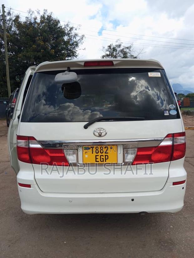 Toyota Alphard 2.4 Petrol FWD 2005 White