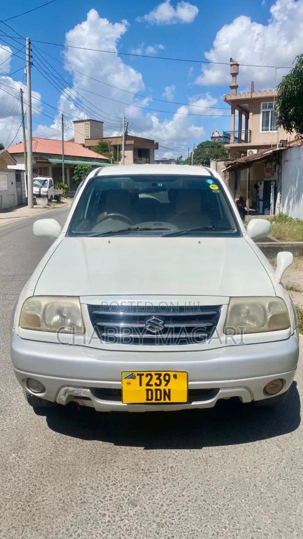 Suzuki Escudo 2003 Pearl
