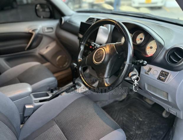 Toyota RAV4 2001 Black