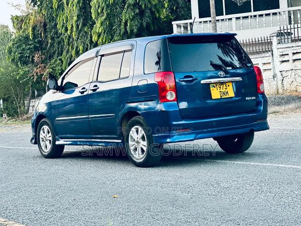 Toyota Raum 2005 Blue