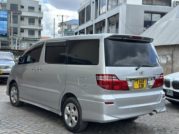 Toyota Alphard 2.4 Petrol FWD 2007 Silver