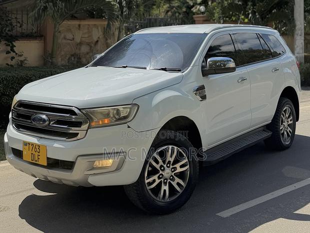 Ford Everest 2017 White