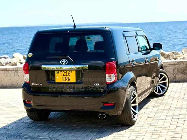 Toyota Corolla Rumion Hatchback 1.5 FWD 2008 Black