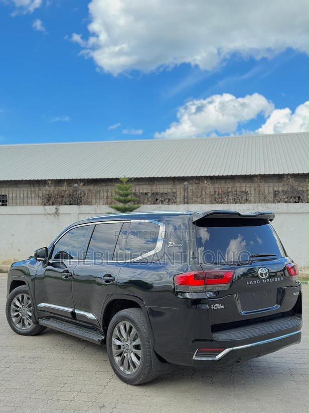 Toyota Land Cruiser 2015 Black