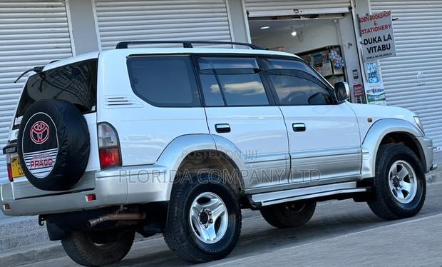 Toyota Land Cruiser Prado 2001