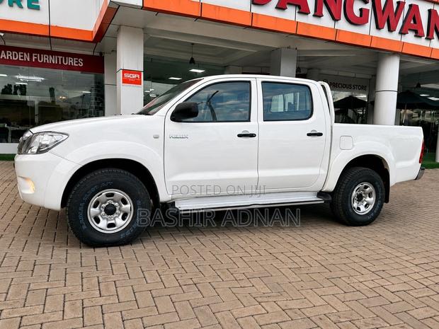Toyota Hilux 3.0 D-4D Double Cab 4x4 Raider 2007 White