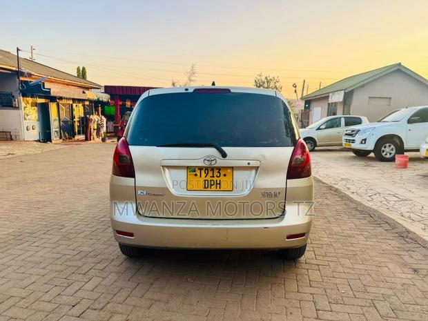 Toyota Corolla Spacio 2003 Gold
