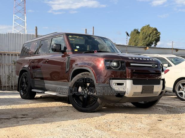 Land Rover Defender SE 2024 Red
