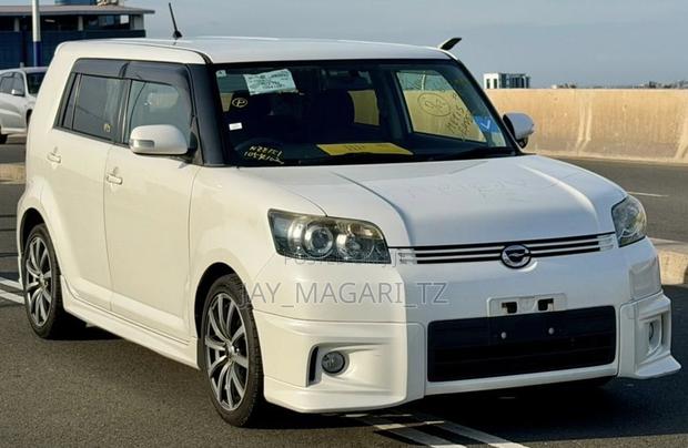 Toyota Corolla Rumion 2009 White