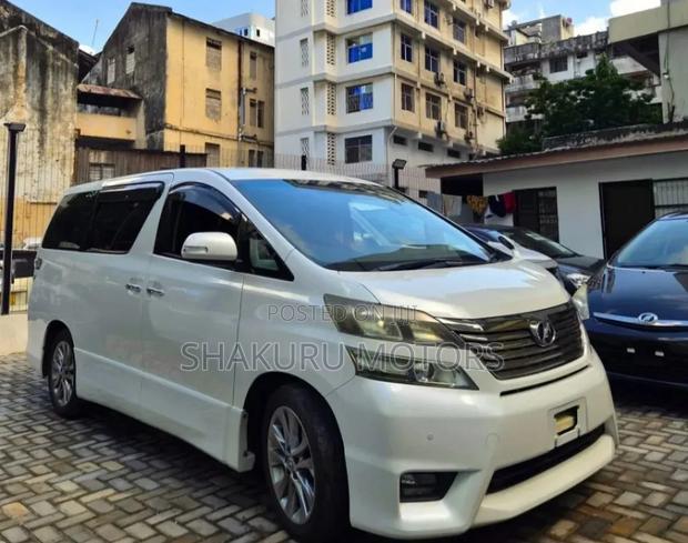 Toyota Alphard 2010 White