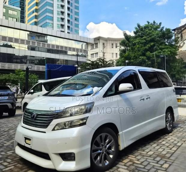 Toyota Alphard 2010 White