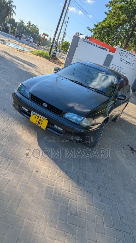 Toyota Corolla 2000 Black