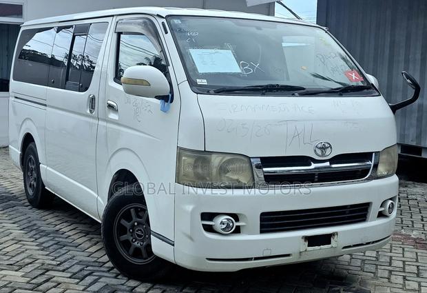 Toyota HiAce 2005 White