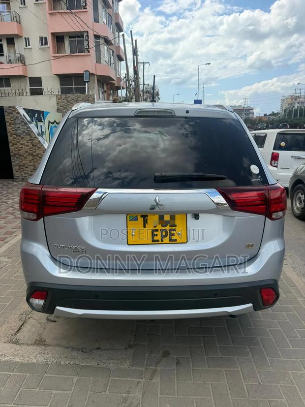 Mitsubishi Outlander 2015 Silver