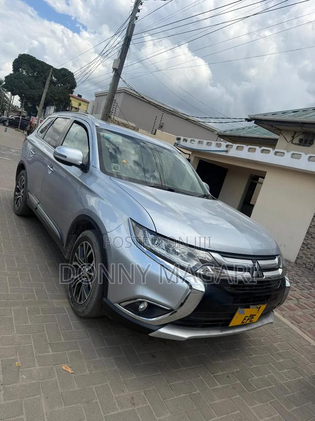 Mitsubishi Outlander 2015 Silver