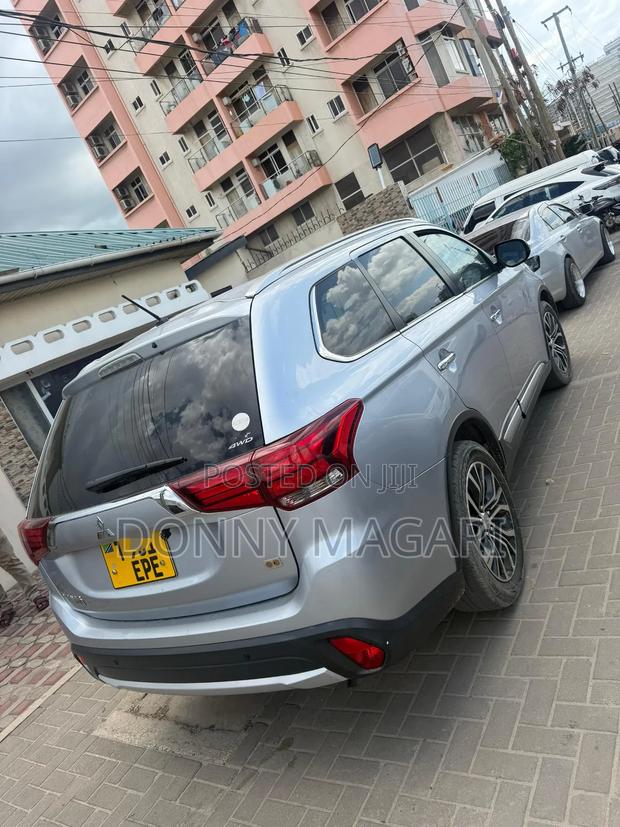 Mitsubishi Outlander 2015 Silver