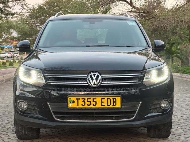 Volkswagen Tiguan 2012 Black