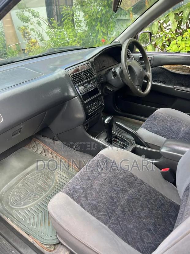 Toyota Carina 2001 Silver