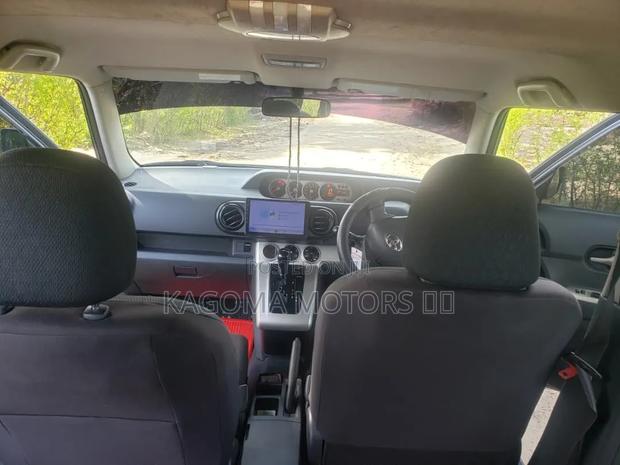 Toyota Corolla Rumion 2009 Gray