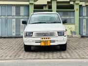 Toyota Hilux 2001 White for sale