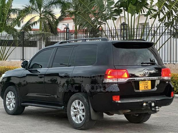 Toyota Land Cruiser 2021 Black
