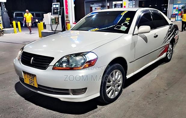 Toyota Mark II 2004 White