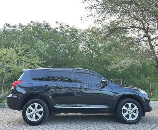 Toyota Vanguard 2012 Gray