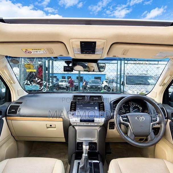Toyota Land Cruiser Prado 2.8 2023 Black