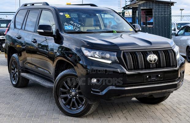 Toyota Land Cruiser Prado 2.8 2023 Black