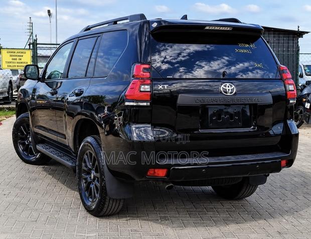 Toyota Land Cruiser Prado 2.8 2023 Black