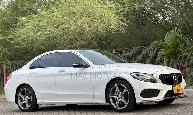 Mercedes-Benz C200 2014 White