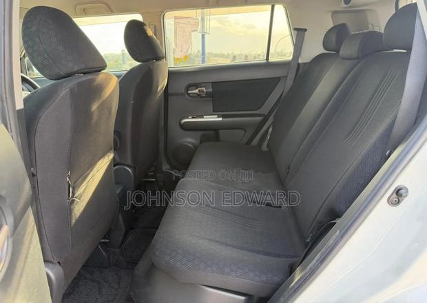 Toyota Corolla Rumion 2009 White